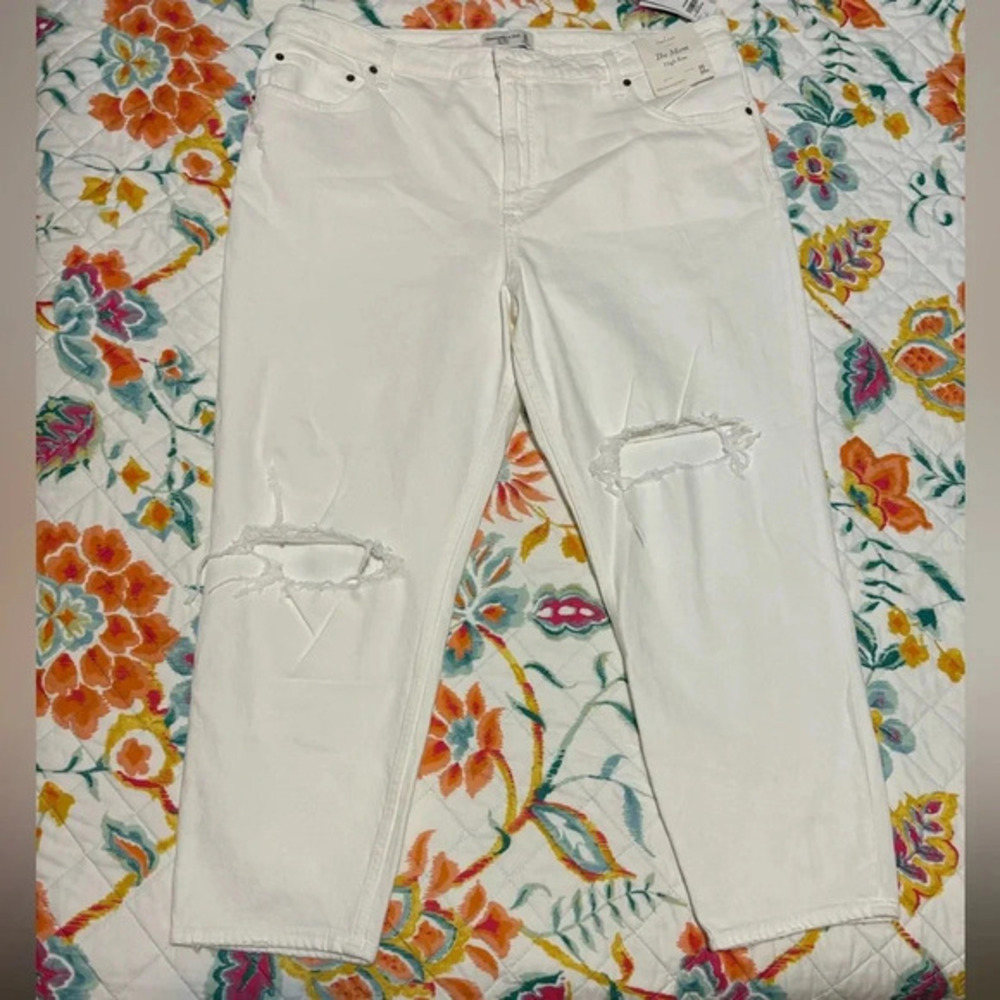 NWT Abercrombie & Finch the mom high rise-35/20R curve love white